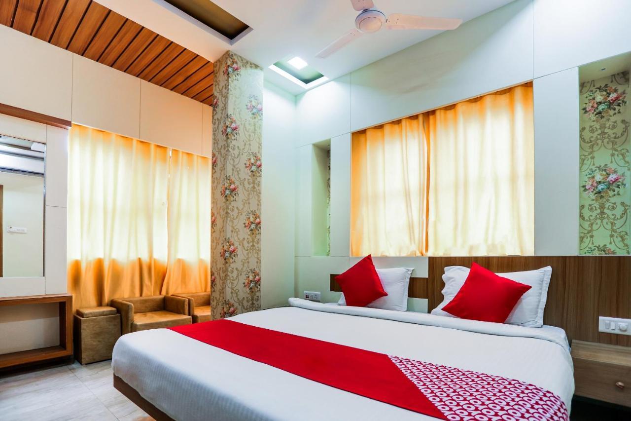 Oyo 16163 Hotel Shri Hari Ujjain Luaran gambar