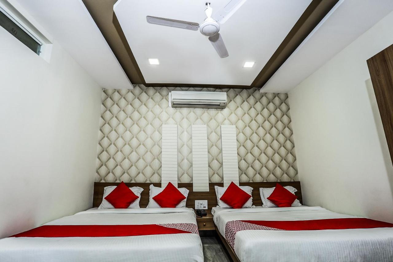 Oyo 16163 Hotel Shri Hari Ujjain Luaran gambar