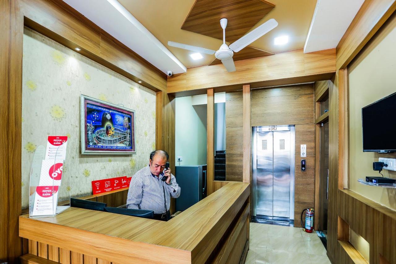 Oyo 16163 Hotel Shri Hari Ujjain Luaran gambar