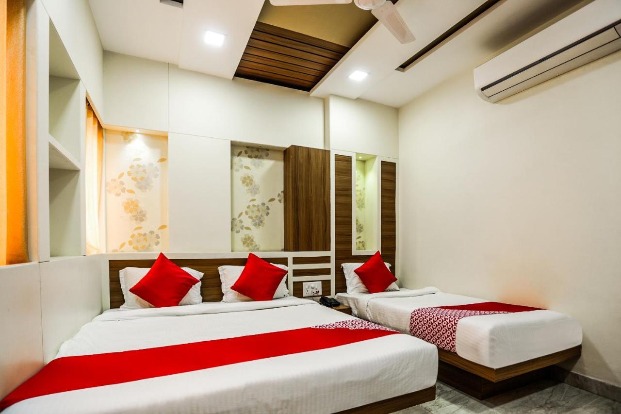 Oyo 16163 Hotel Shri Hari Ujjain Luaran gambar
