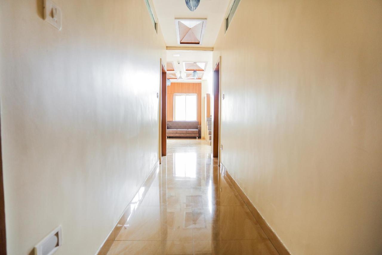 Oyo 16163 Hotel Shri Hari Ujjain Luaran gambar